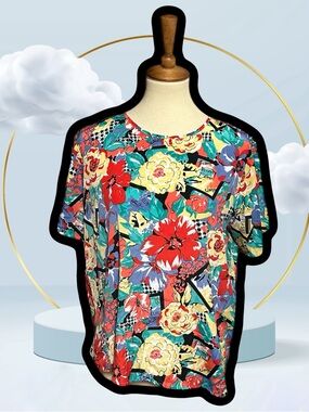 🌈 Lovely Vintage Colorful Flower Art Top